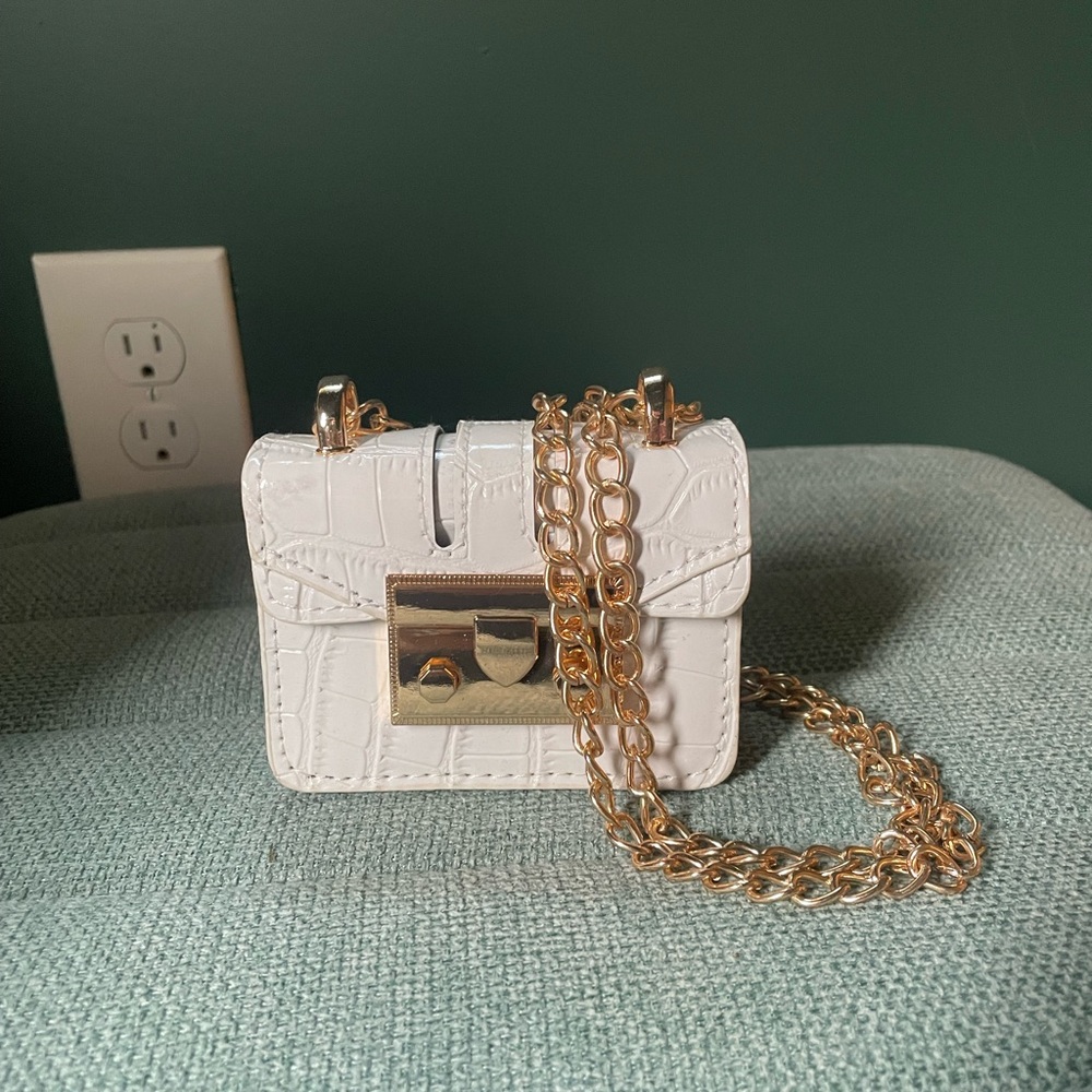 Elegant White Croc-Embossed Micro Mini Bag with Gold Chain